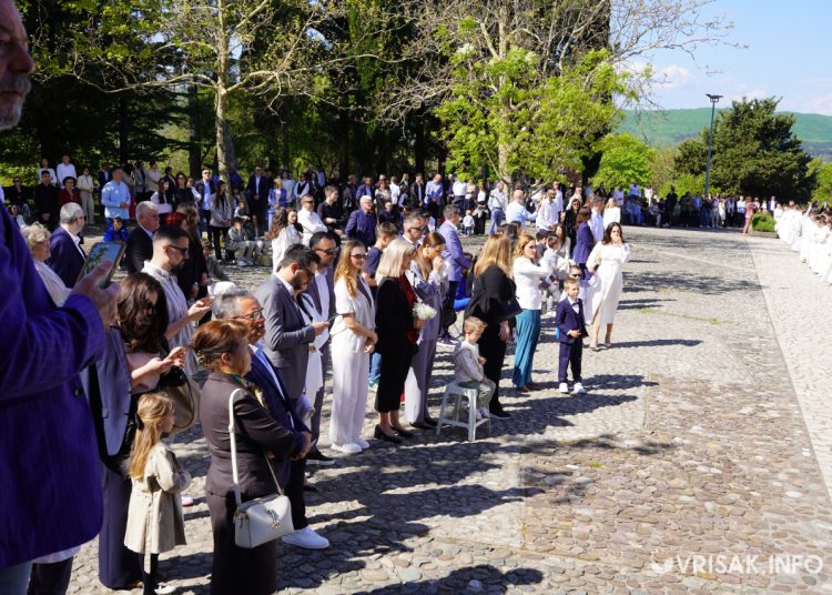 Prva sveta pričest u Širokom Brijegu: 196 djece primilo sakrament Euharistije