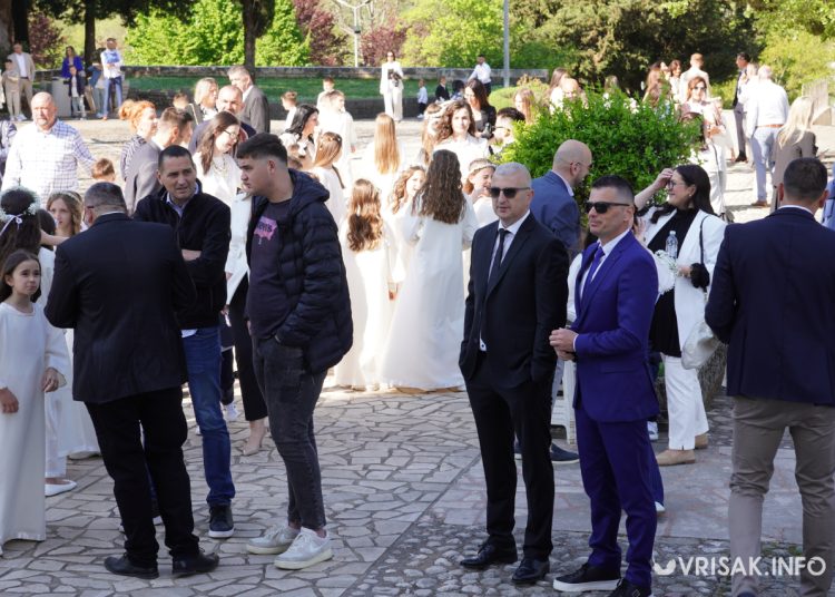 Prva sveta pričest u Širokom Brijegu: 196 djece primilo sakrament Euharistije