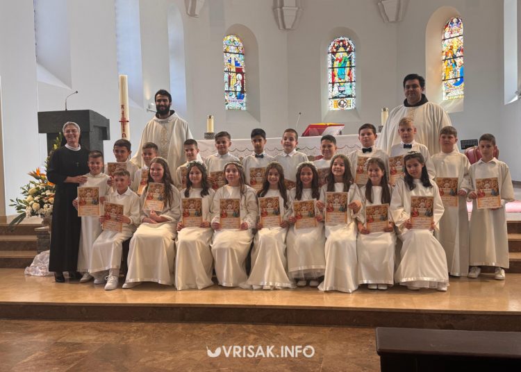 Prva sveta pričest u Širokom Brijegu: 196 djece primilo sakrament Euharistije