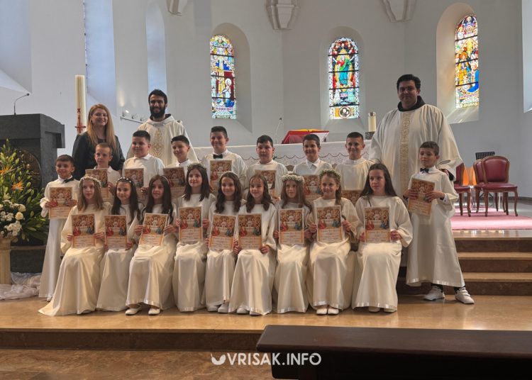 Prva sveta pričest u Širokom Brijegu: 196 djece primilo sakrament Euharistije