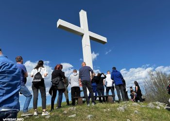 (FOTO) Široki Brijeg: Održan Put križa na Gradini u Mokrom