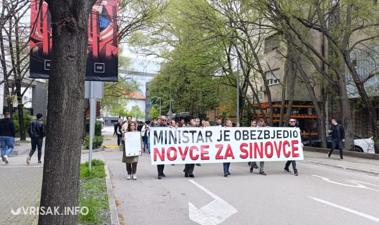 Zdravstveni radnici u Mostaru prosvjednom šetnjom traže kolektivni ugovor