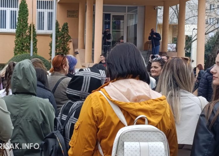 Zdravstveni radnici u Mostaru prosvjednom šetnjom traže kolektivni ugovor