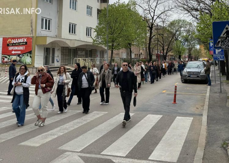 Zdravstveni radnici u Mostaru prosvjednom šetnjom traže kolektivni ugovor