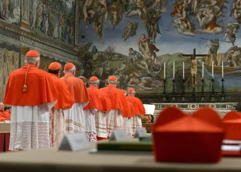 Kardinal osuđen za pronevjeru odustaje od sudjelovanja u izboru novog pape