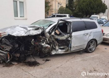 Jedna osoba poginula, a četiri ozlijeđene u prometnoj nesreći Trebinje – Dubrovnik