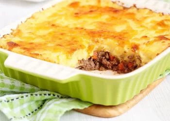 Recept za neodoljivu mesnu pitu s pire krumpirom