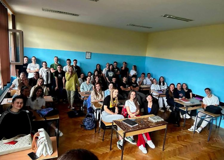 Za srednjoškolce u Posušju i Grudama održana predavanja o EU integracijama