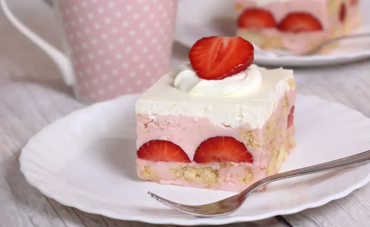Recept za brzi kolač s jagodama i pudingom