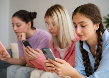 EU razmatra zabranu društvenih mreža za mlađe od 16 godina