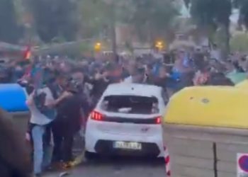 (VIDEO) Automobil se zabio u navijače u Barceloni