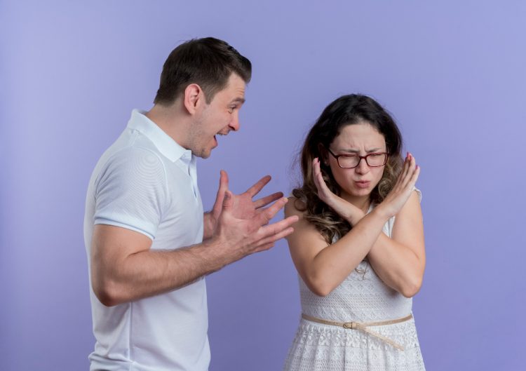 Zaljubljeni u emocionalno nezrelu osobu? Ovo su znakovi da ste u vezi koja vas iscrpljuje umjesto ispunjava