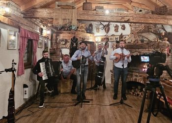 “Glazbena priča” u Širokom Brijegu: Tamburaški sastav Dukati predstavio bogat repertoar i ljepote Hercegovine