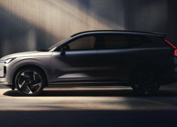 Stiže novi Volvo XC70, hibrid s električnim dometom do 200 km