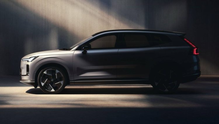 Stiže novi Volvo XC70, hibrid s električnim dometom do 200 km