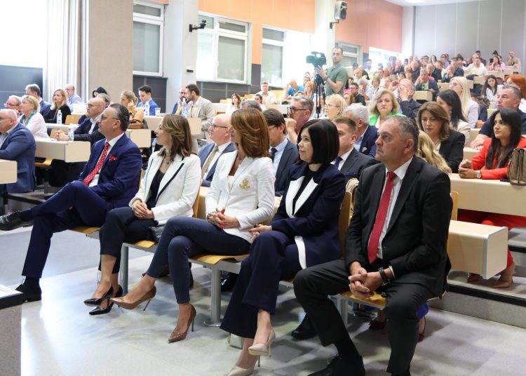 Mostar: Započeo jubilarni XX. simpozij dječje kirurgije