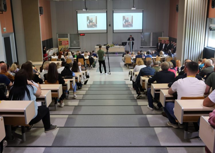 Mostar: Započeo jubilarni XX. simpozij dječje kirurgije