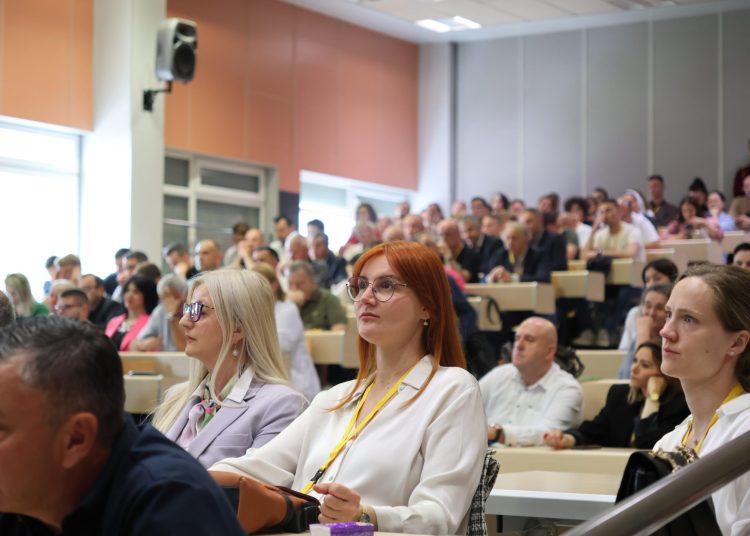 Mostar: Započeo jubilarni XX. simpozij dječje kirurgije