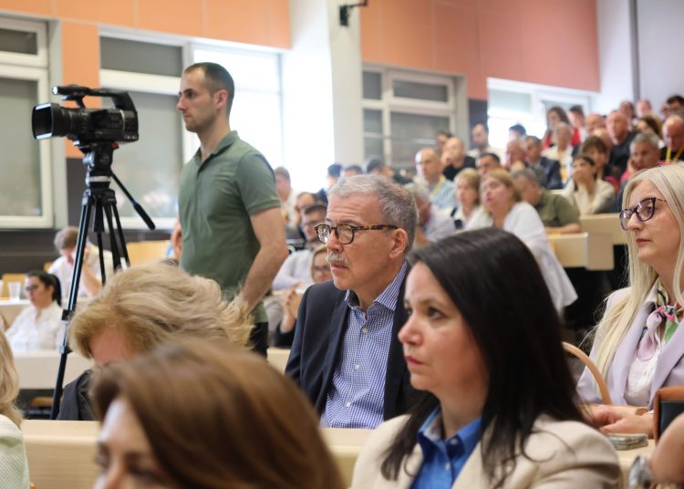 Mostar: Započeo jubilarni XX. simpozij dječje kirurgije