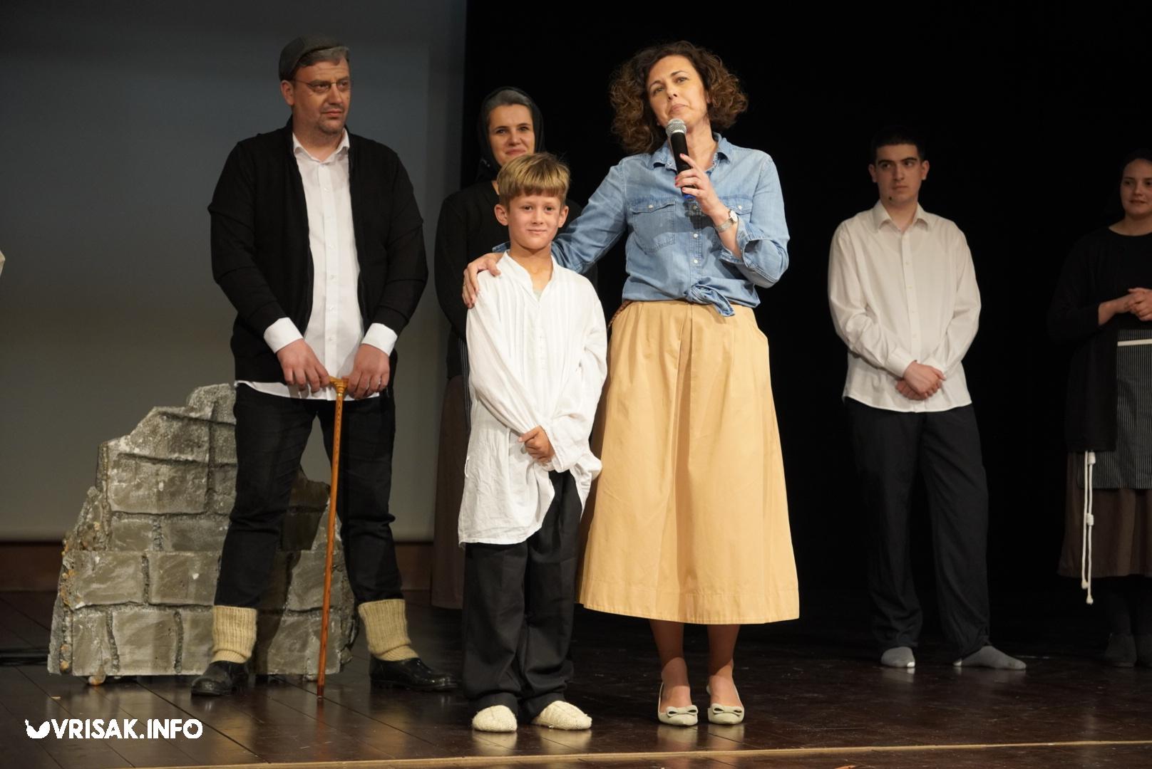 Široki Brijeg: Predstava “Dide, pobiše nam fratre” oduševila gledatelje