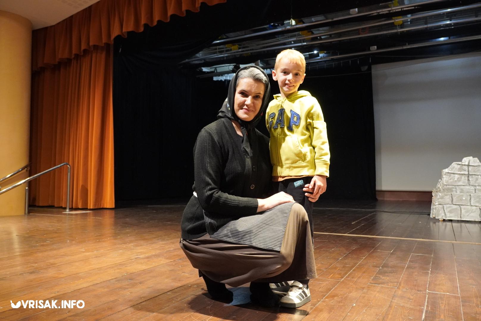 Široki Brijeg: Predstava “Dide, pobiše nam fratre” oduševila gledatelje