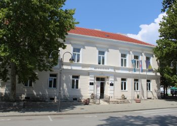 Ljubuški: Maturantima uplaćeno po 300 KM potpore