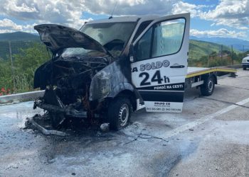 Grude: Izgorjelo vozilo vučne službe