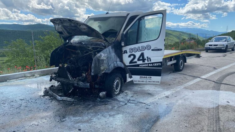 Grude: Izgorjelo vozilo vučne službe