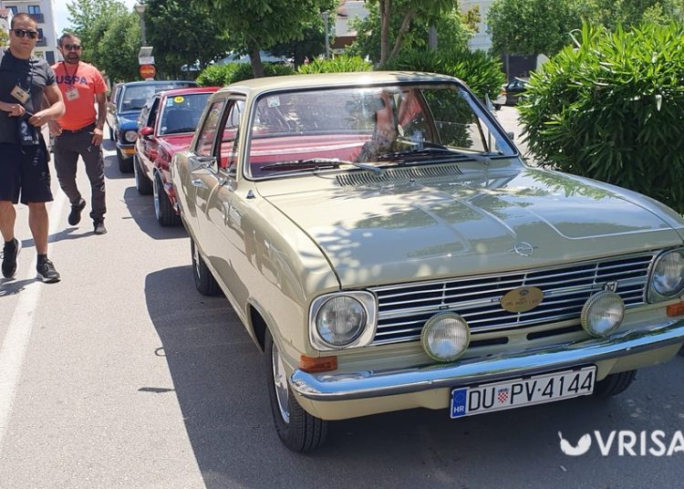 Oldtimeri iz Širokog Brijega krenuli krug kroz ŽZH