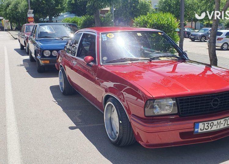 Oldtimeri iz Širokog Brijega krenuli krug kroz ŽZH