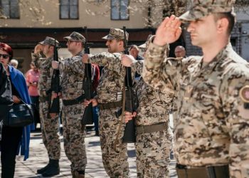 Rastu plaće vojnicima i policajcima u BiH
