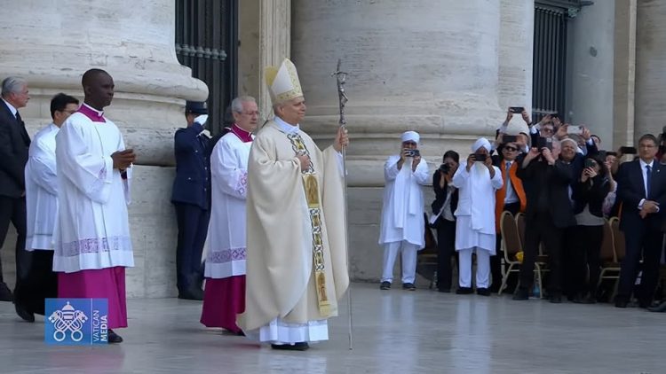 Preko 100 000 vjernika na  inauguracijskoj misi pape Lava XIV.