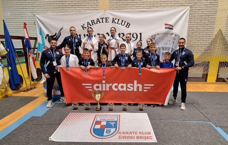 Karate klub Široki Brijeg osvojio 15 medalja na natjecanju u Vukovaru