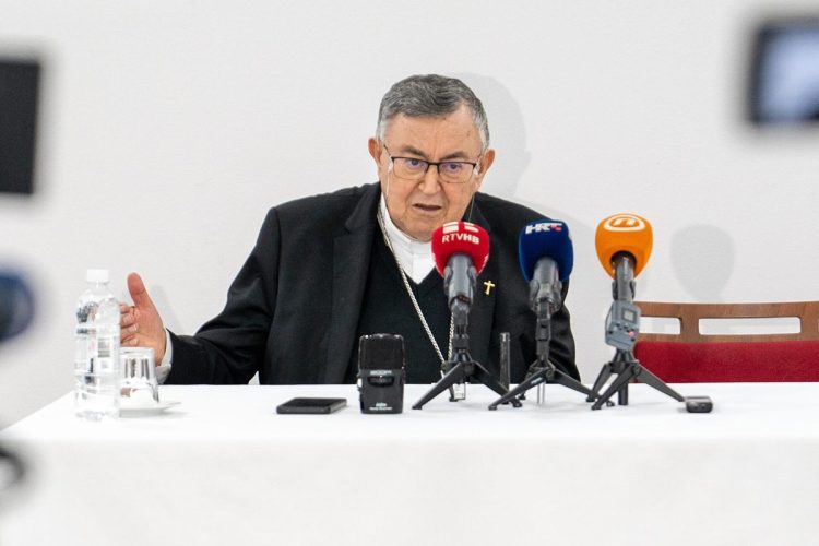 Kardinal Puljić otkrio: Zamolio sam Papu da blagoslovi mene i BiH