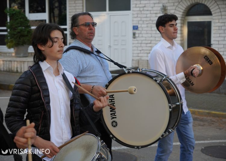 (VIDEO) Limena glazba jutros probudila Širokobriježane