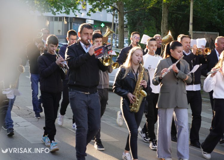 (VIDEO) Limena glazba jutros probudila Širokobriježane