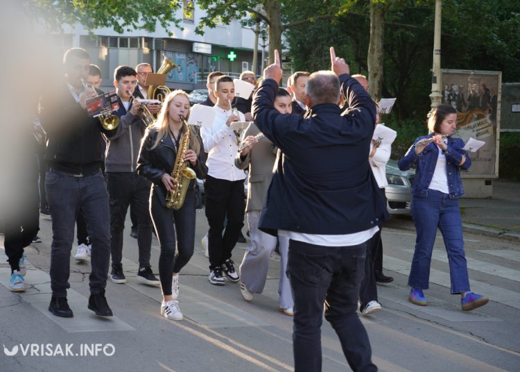 (VIDEO) Limena glazba jutros probudila Širokobriježane