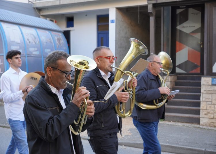 (VIDEO) Limena glazba jutros probudila Širokobriježane