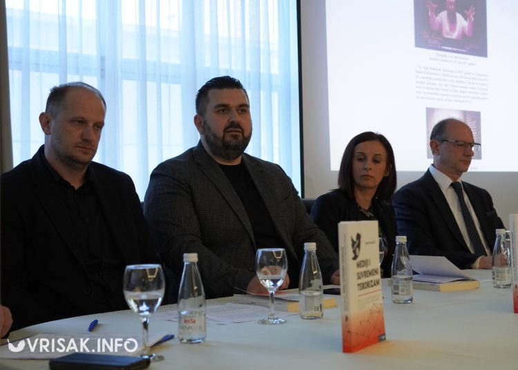 U Širokom Brijegu predstavljena knjiga Marka Banožića