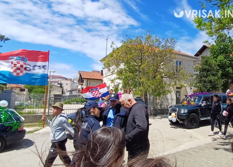 Posuški maturanti proslavili završetak školovanja