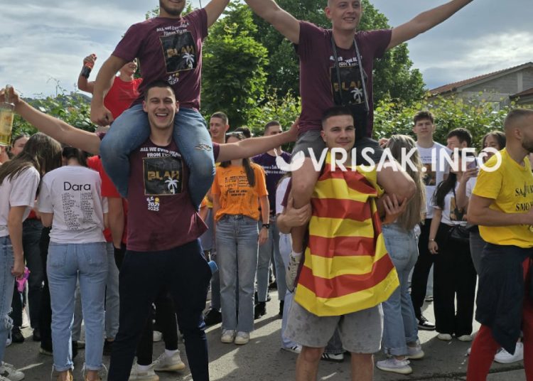 Ljubuški maturanti proslavili kraj srednjoškolskog obrazovanja uz pjesmu i ples