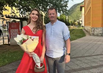 Mostarska Lana Pudar zablistala u haljini na maturalnoj večeri