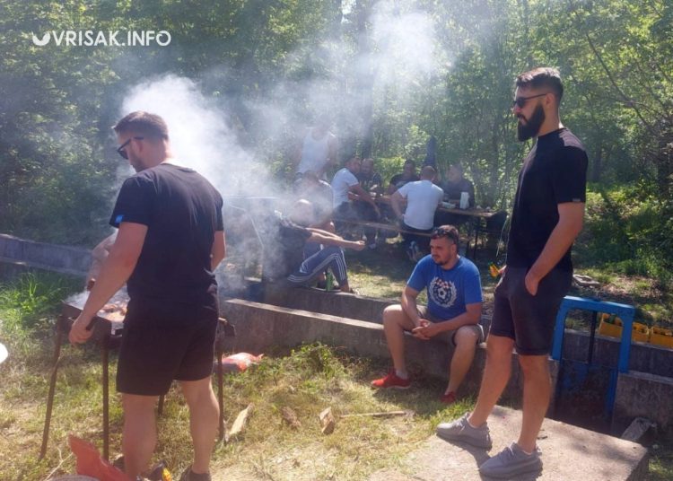 Širokobriježani proslavili Praznik rada uz druženje i roštilj