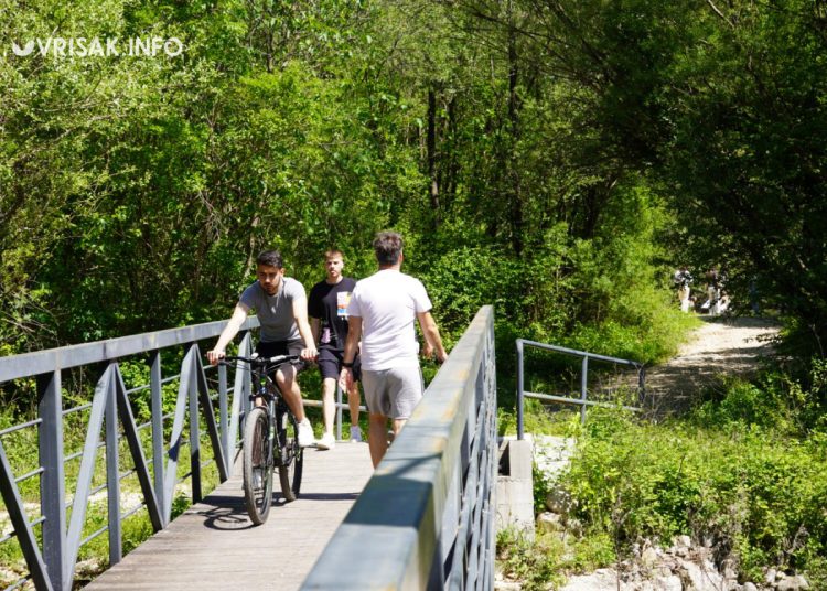 Širokobriježani proslavili Praznik rada uz druženje i roštilj