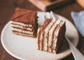 Recept za slasticu iz djetinjstva koju sada poslužujemo kao hit tortu