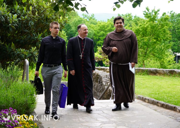 Široki Brijeg: 193 mladih primilo sakramenat Svete potvrde