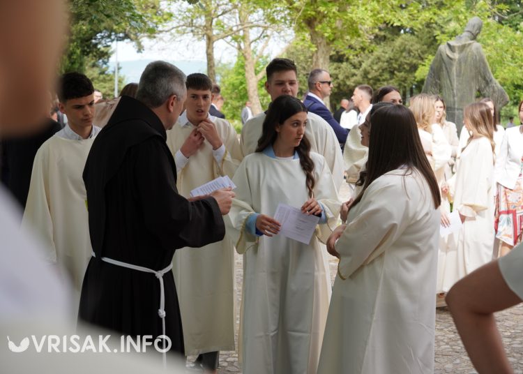 Široki Brijeg: 193 mladih primilo sakramenat Svete potvrde