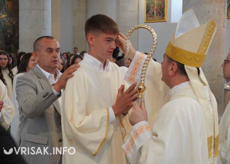 Široki Brijeg: 193 mladih primilo sakramenat Svete potvrde