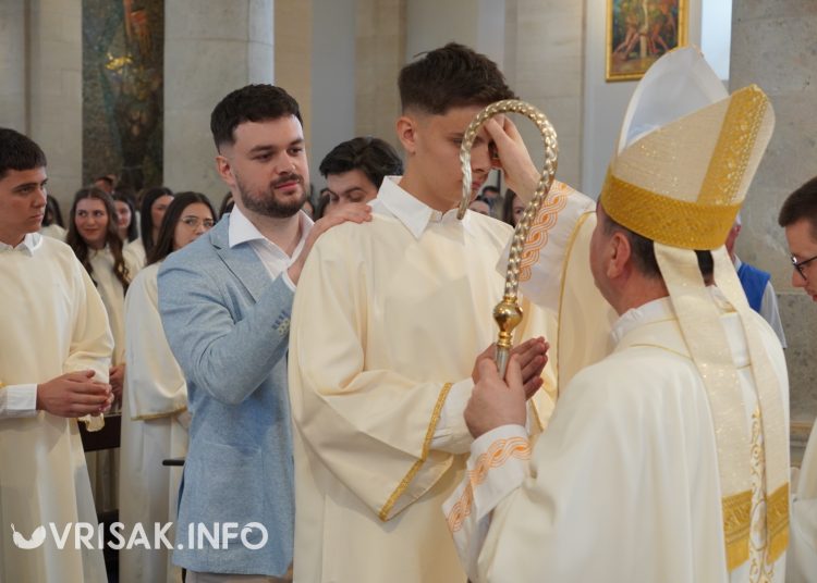 Široki Brijeg: 193 mladih primilo sakramenat Svete potvrde