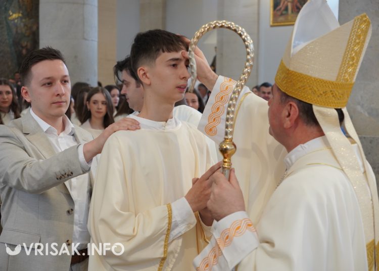 Široki Brijeg: 193 mladih primilo sakramenat Svete potvrde
